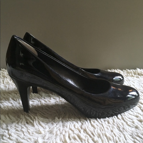 7.5 Tahari Patent Leather Black Pump High Heels - Picture 8 of 8